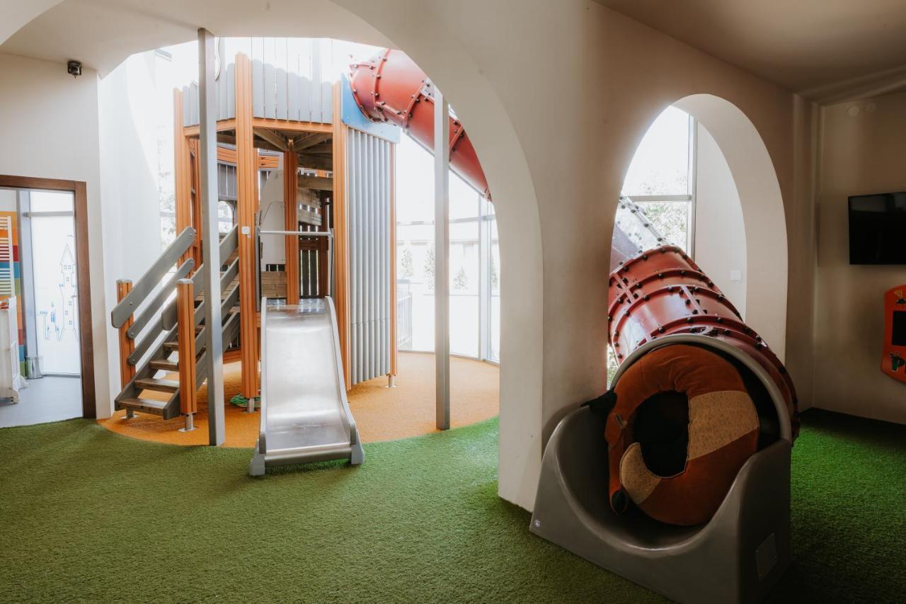 Hotel Bonaparte Кошице Экстерьер фото