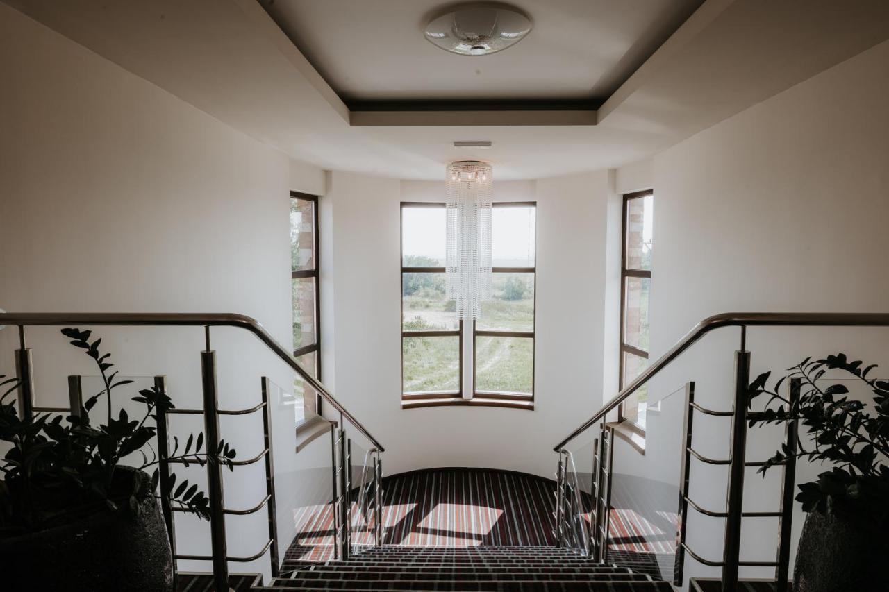 Hotel Bonaparte Кошице Экстерьер фото