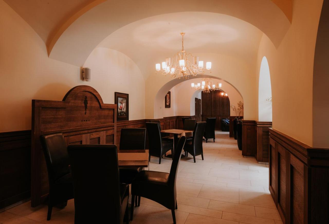 Hotel Bonaparte Кошице Экстерьер фото